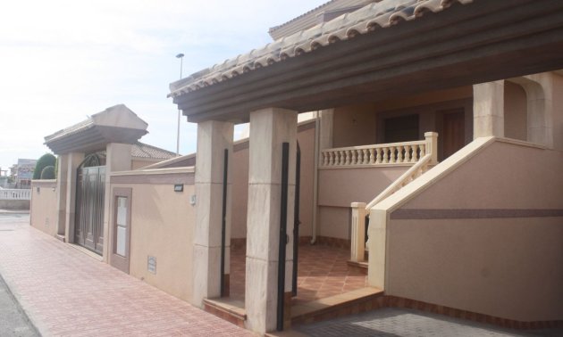 Adosado - Obra nueva - Torrevieja - Los Balcones - Los Altos del Edén