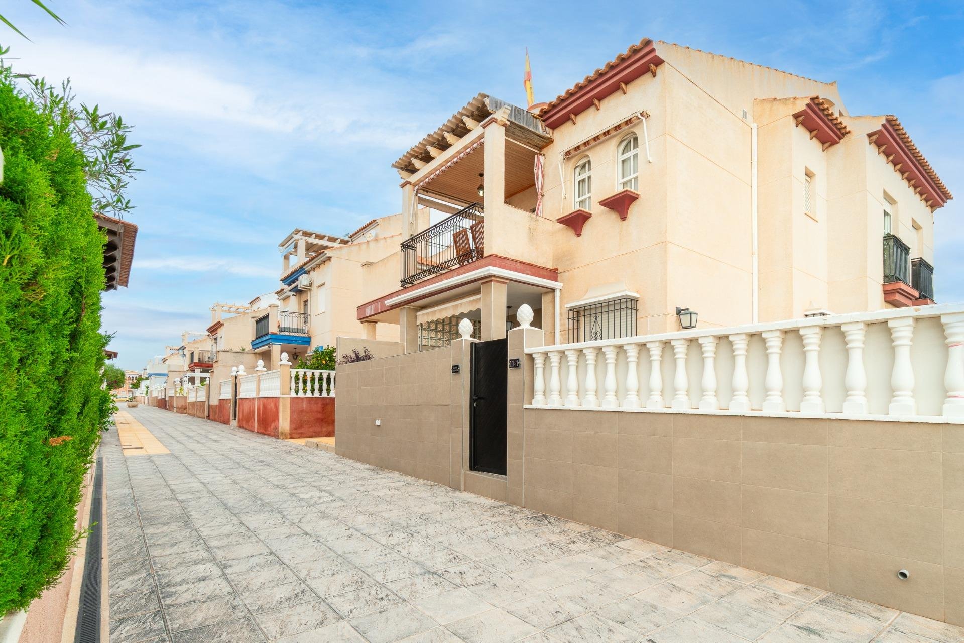 Alquiler a largo plazo - Apartamento / piso -
Orihuela Costa - Playa Flamenca