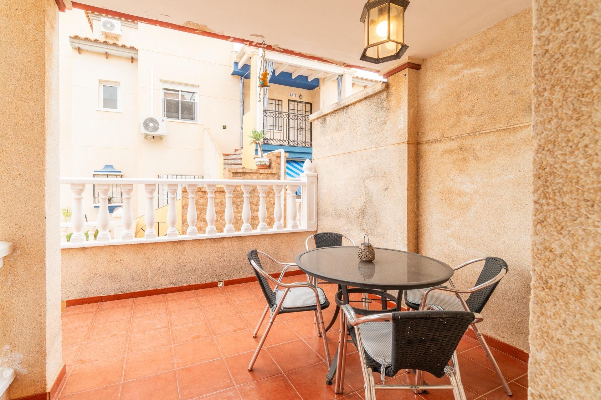 Alquiler a largo plazo - Apartamento / piso -
Orihuela Costa - Playa Flamenca