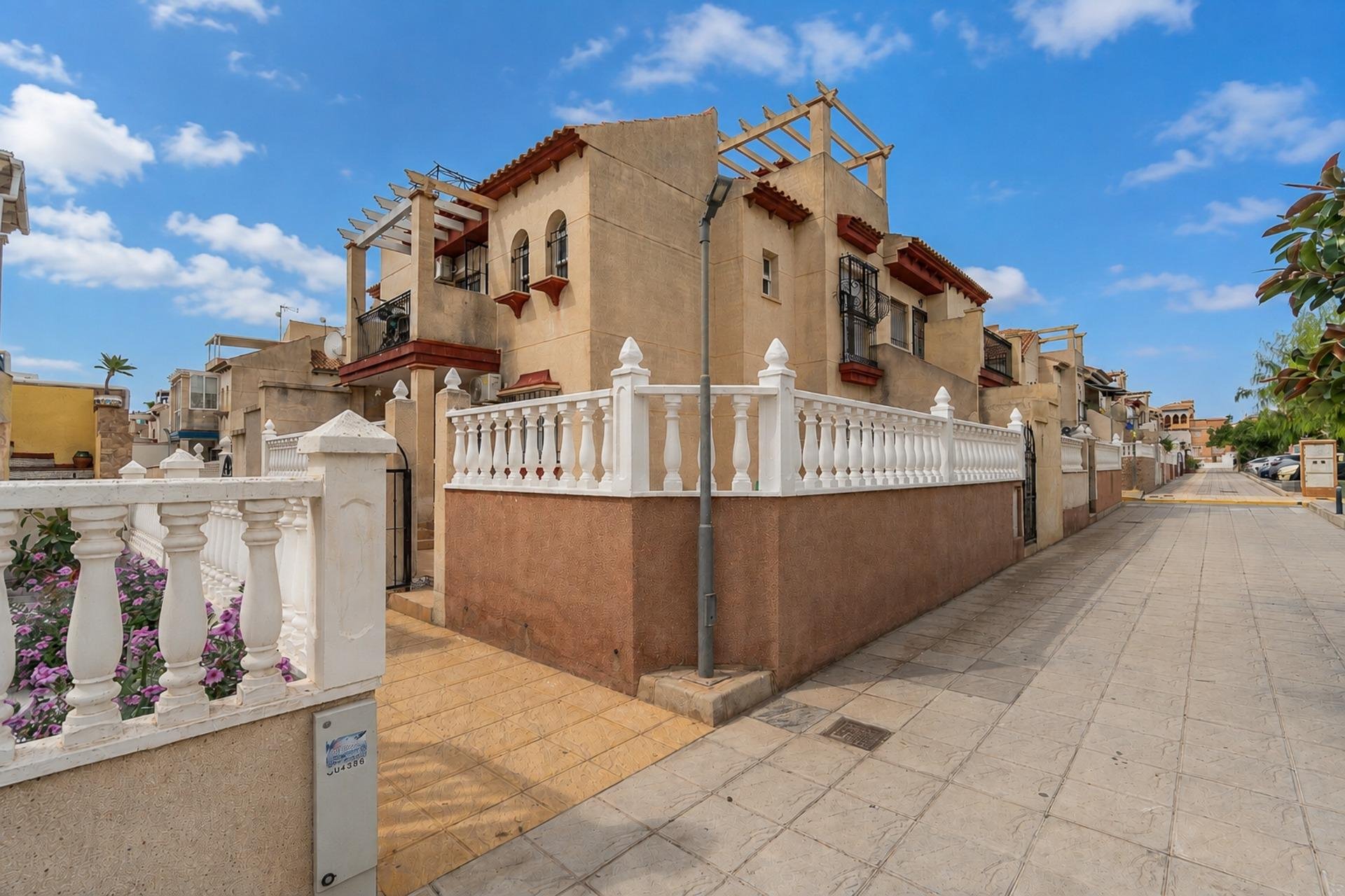 Alquiler a largo plazo - Apartamento / piso -
Orihuela Costa - Playa Flamenca