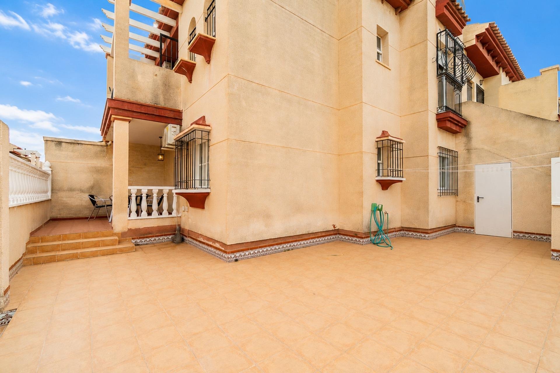 Alquiler a largo plazo - Apartamento / piso -
Orihuela Costa - Playa Flamenca