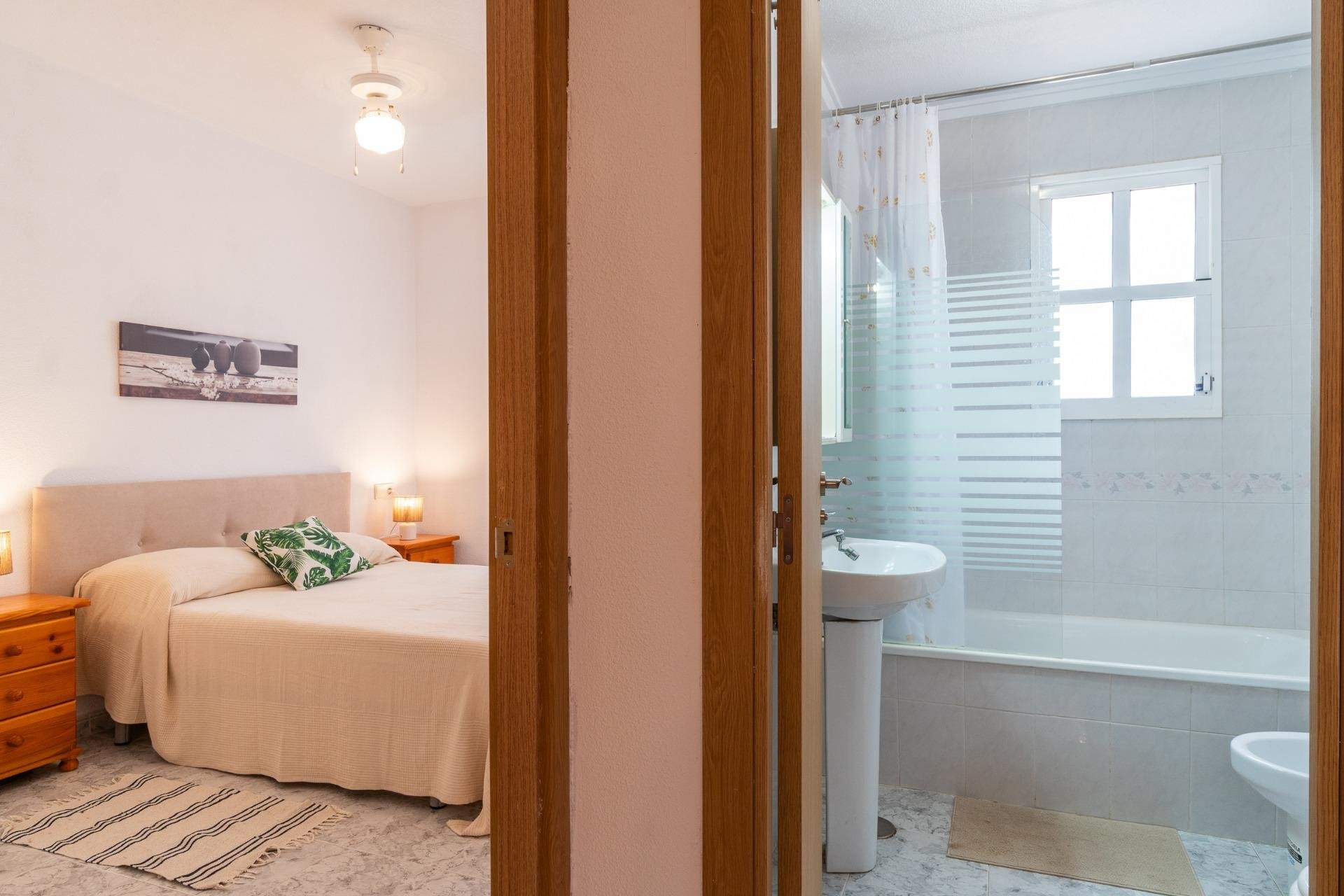 Alquiler a largo plazo - Apartamento / piso -
Orihuela Costa - Playa Flamenca