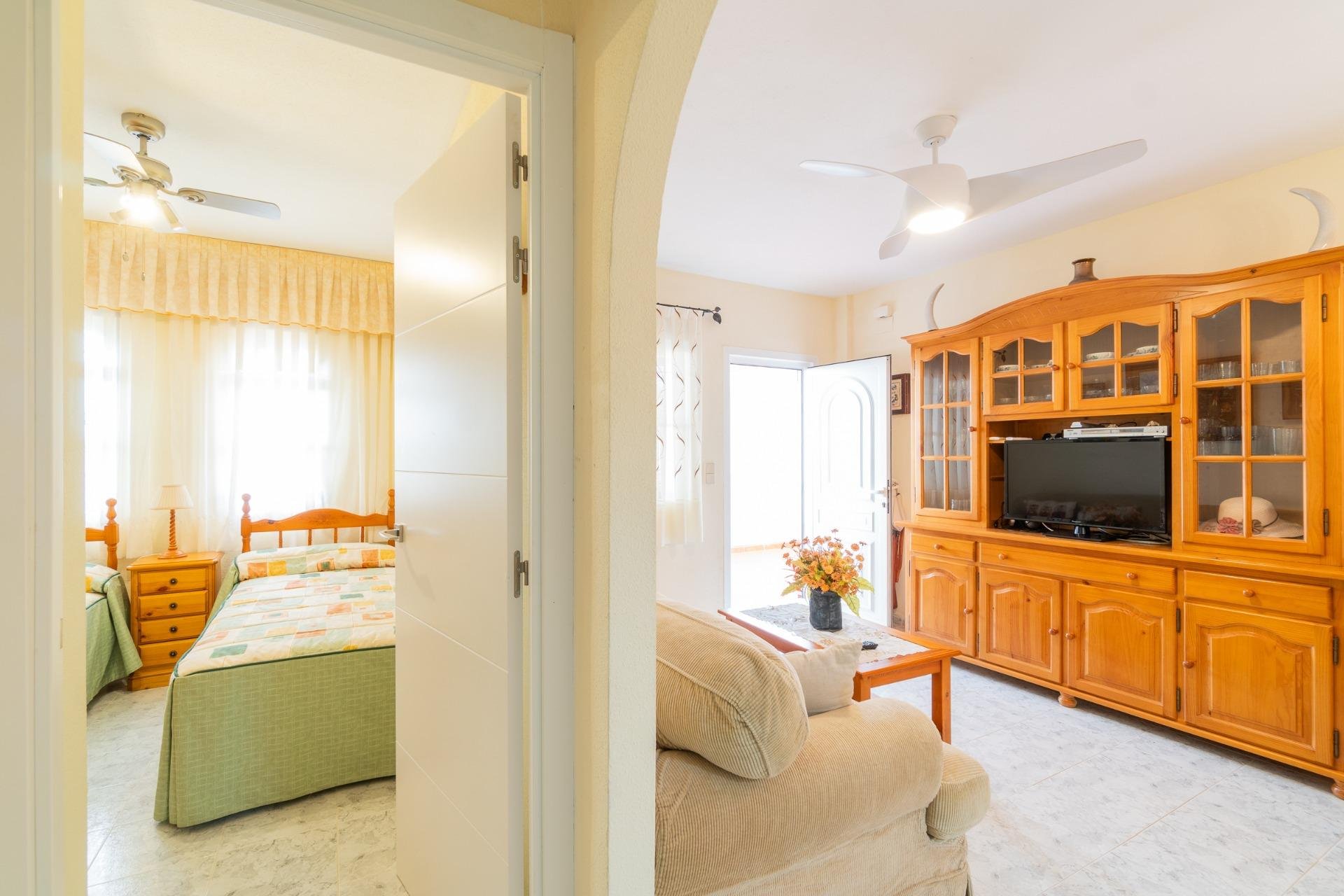 Alquiler a largo plazo - Bungalow -
Orihuela Costa - Playa Flamenca