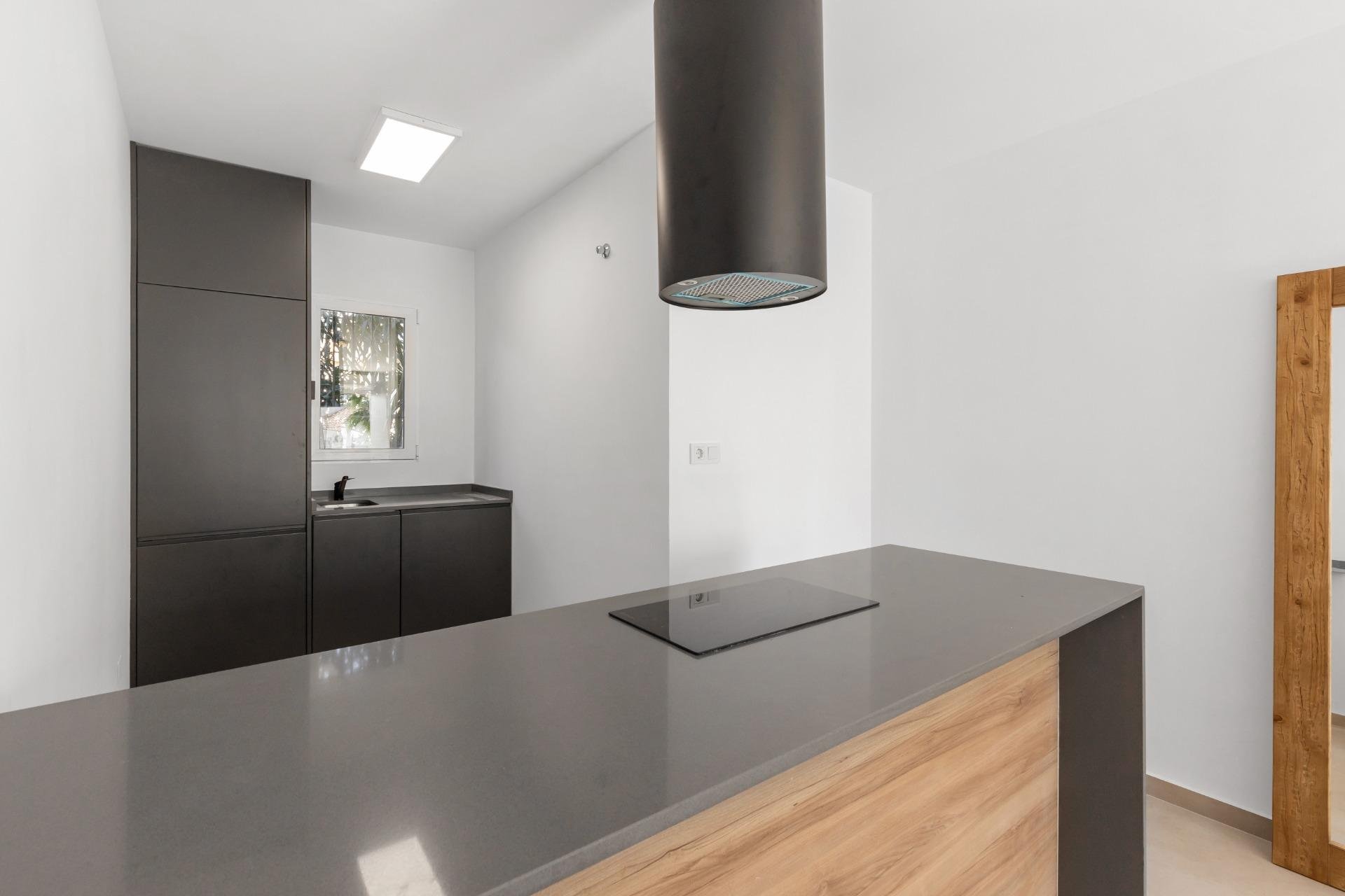 Alquiler a largo plazo - Bungalow -
Torrevieja - Frutales - Rosaleda