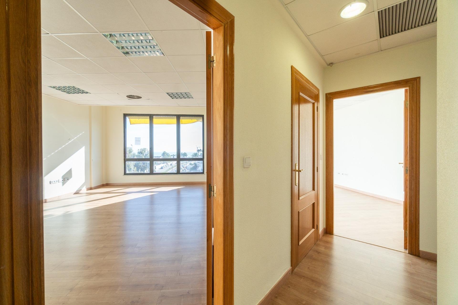 Alquiler a largo plazo - Comercial -
Orihuela Costa - Playa Flamenca