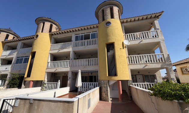 Apartment / flat - Resale - Orihuela Costa - Villamartin