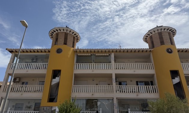 Apartment / flat - Resale - Orihuela Costa - Villamartin