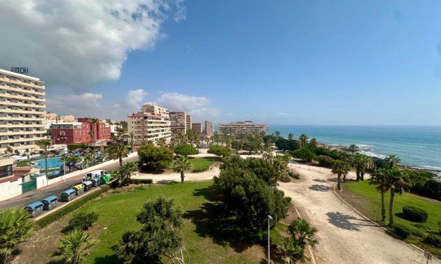 Apartment / flat - Resale - Torrevieja - Cabo cervera