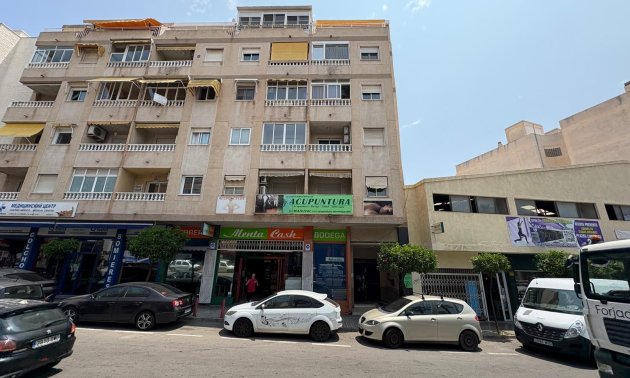 Apartment / flat - Resale - Torrevieja - Centro