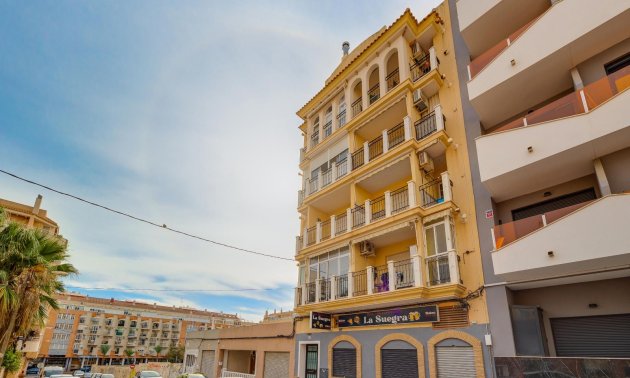 Apartment / flat - Resale - Torrevieja - Centro