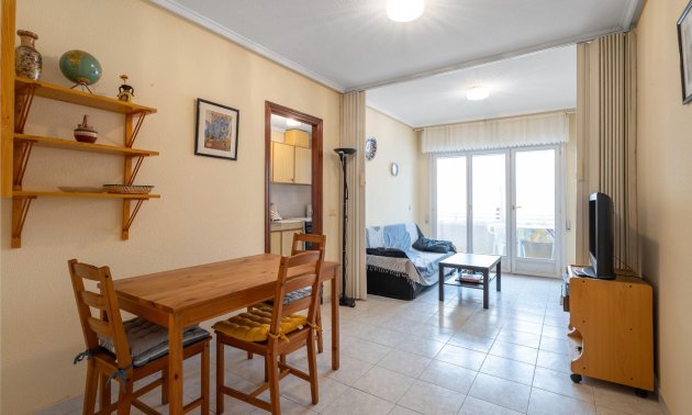 Apartment / flat - Resale - Torrevieja -
                Centro