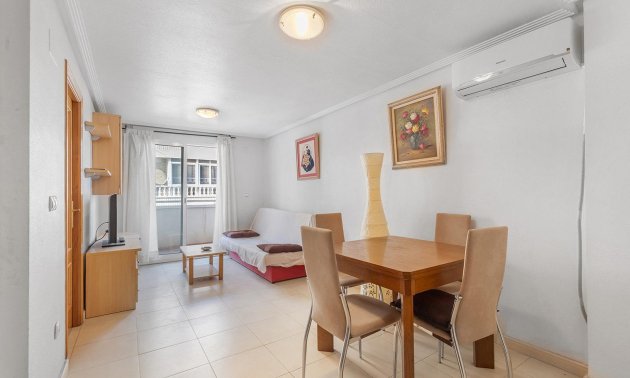 Apartment / flat - Resale - Torrevieja - Centro