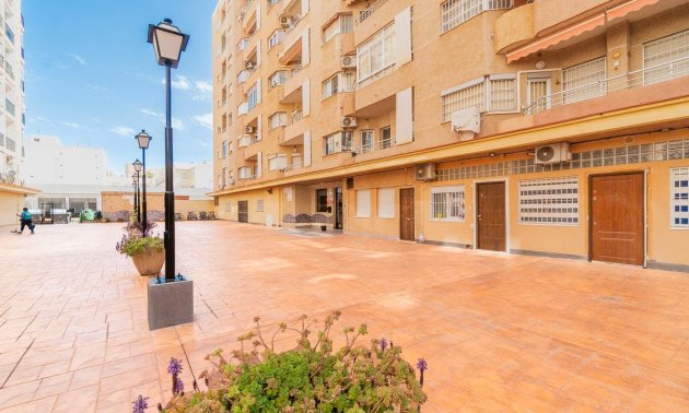 Apartment / flat - Resale - Torrevieja - Centro