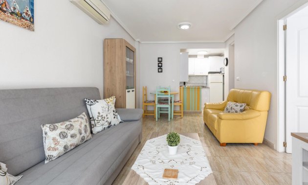 Apartment / flat - Resale - Torrevieja - Centro