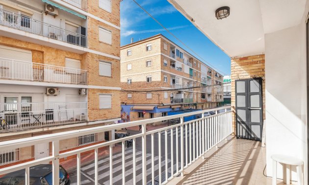 Apartment / flat - Resale - Torrevieja - Estacion de autobuses