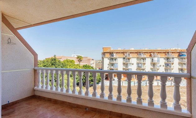 Apartment / flat - Resale - Torrevieja - La Mata
