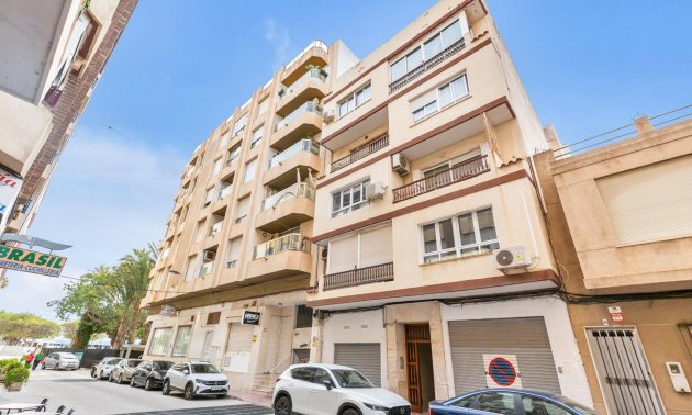 Apartment / flat - Resale - Torrevieja -
                Paseo maritimo