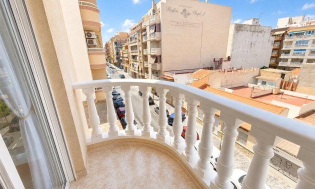 Apartment / flat - Resale - Torrevieja - Playa del Cura