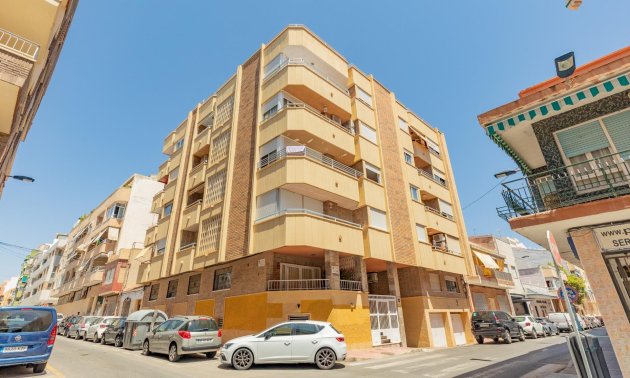 Apartment / flat - Resale - Torrevieja - Playa del Cura