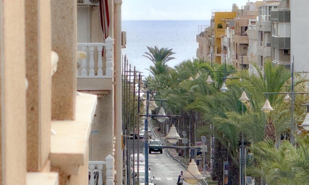 Apartment / flat - Resale - Torrevieja - Playa del Cura