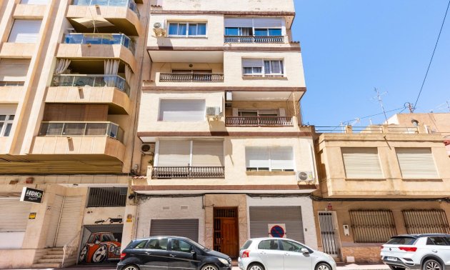 Apartment / flat - Resale - Torrevieja - Puerto Deportivo