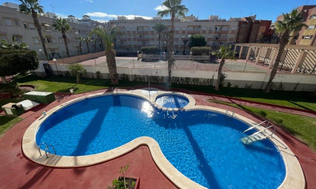 Apartment / flat - Resale - Torrevieja - Torrevieja - Centre