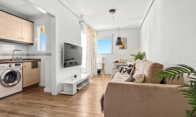 Apartment / flat - Resale - Torrevieja - Torrevieja - Centre