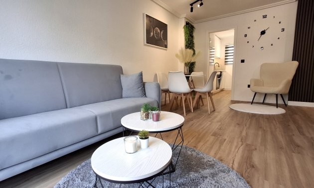 Apartment / flat - Resale - Torrevieja - Torrevieja - Centre
