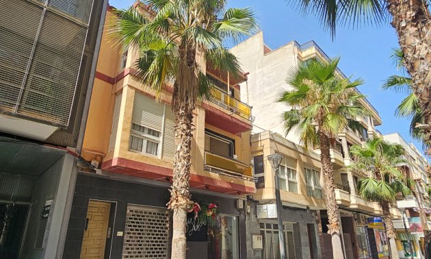 Building (Mixed-Use) - Resale - Torrevieja -
                Torrevieja - Centre