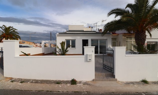 Bungalow - Reventa -
            Ciudad Quesada - RV-88420