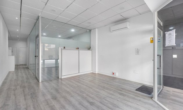 Commercial - Resale - Torrevieja - La Mata