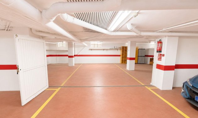 Garage - Long Term Rental - Torrevieja - Centro