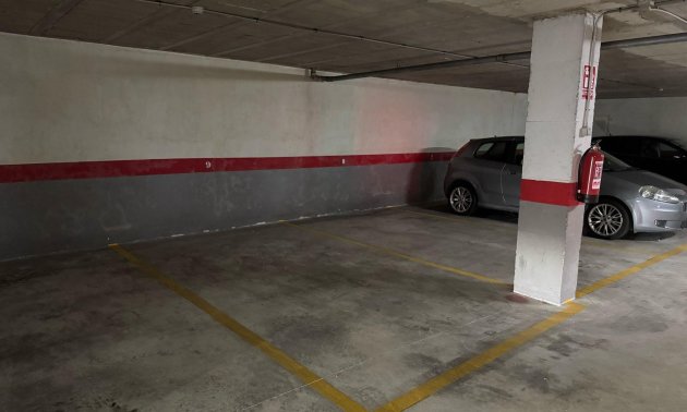 Garage - Resale - Torrevieja -
                Centro