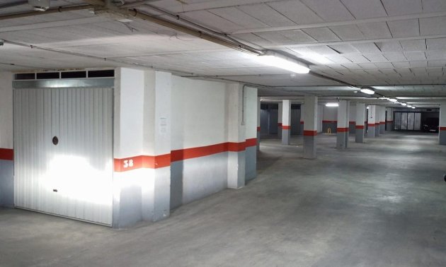 Garage - Resale - Torrevieja -
                Estacion de autobuses