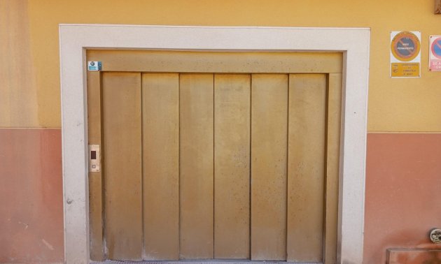 Garage - Resale - Torrevieja -
                La Mata