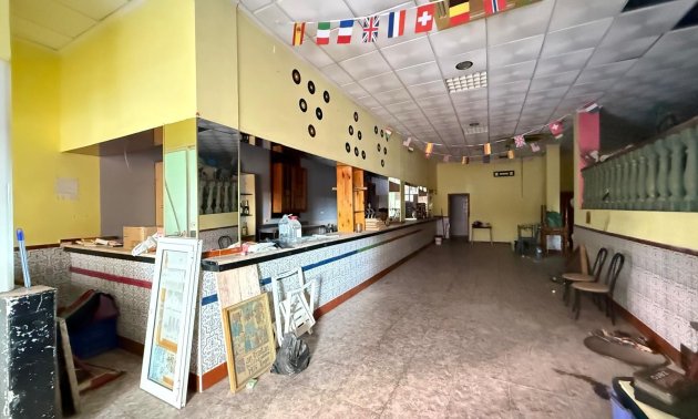 Lokal handlowy - Rynek wtórny - Torrevieja - Playa del Cura