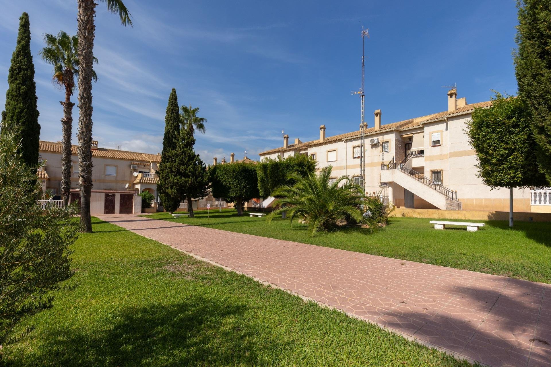 Long Term Rental - Bungalow -
Torrevieja - Frutales - Rosaleda