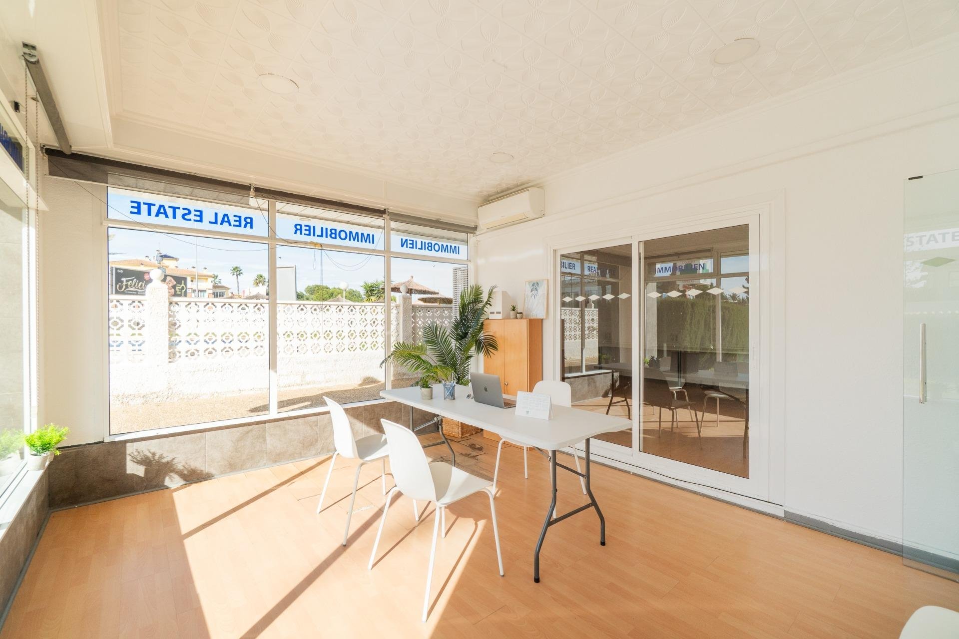 Long Term Rental - Commercial -
Orihuela Costa - La Zenia