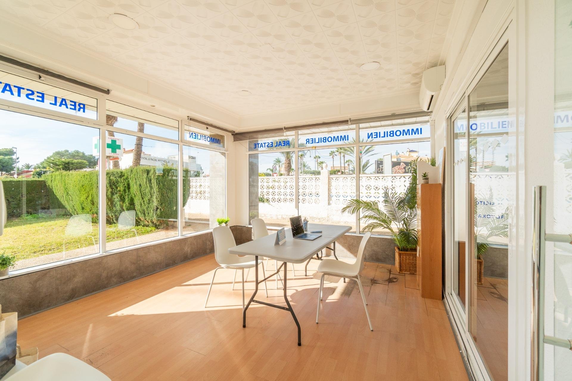 Long Term Rental - Commercial -
Orihuela Costa - La Zenia