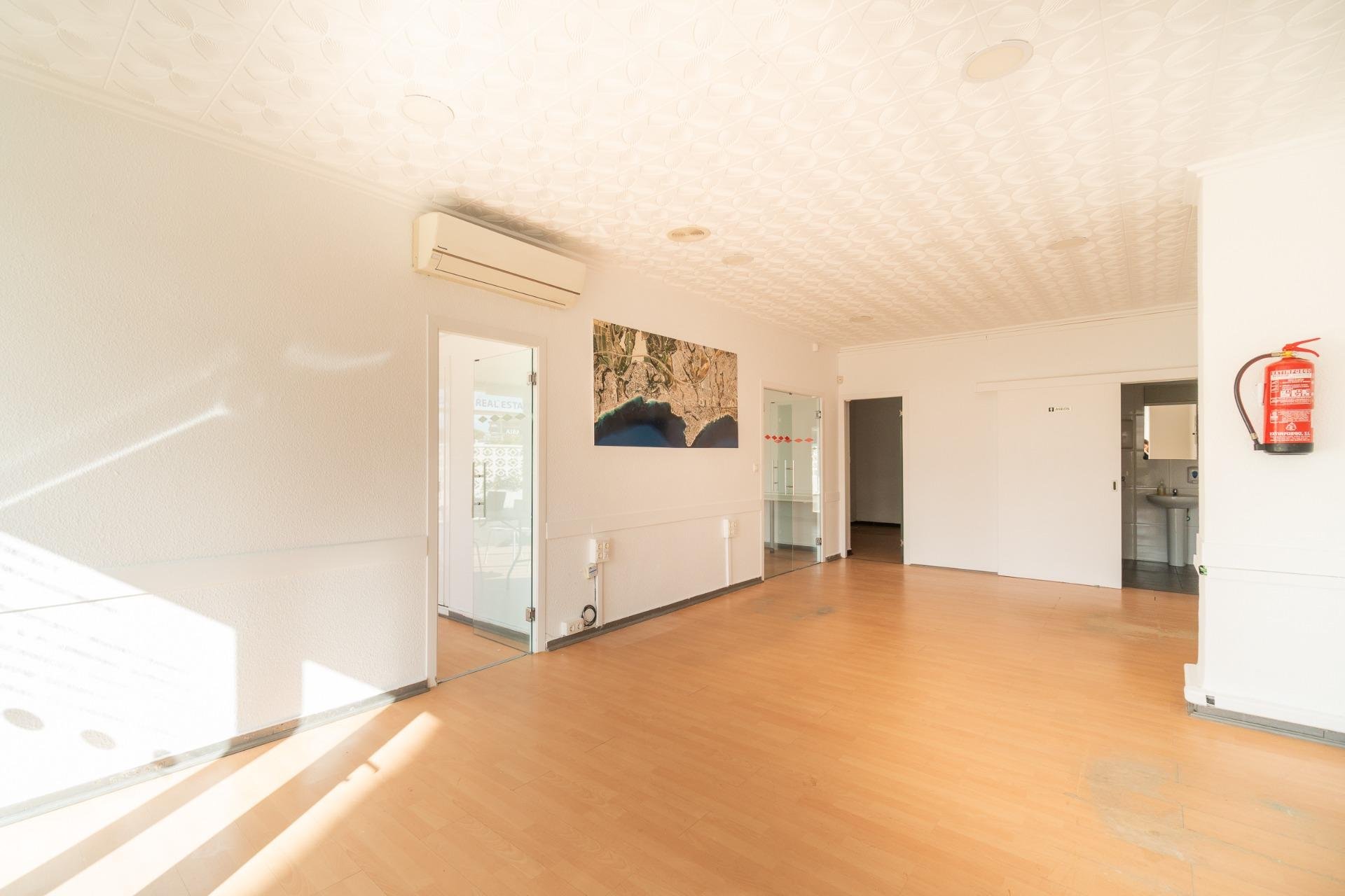 Long Term Rental - Commercial -
Orihuela Costa - La Zenia