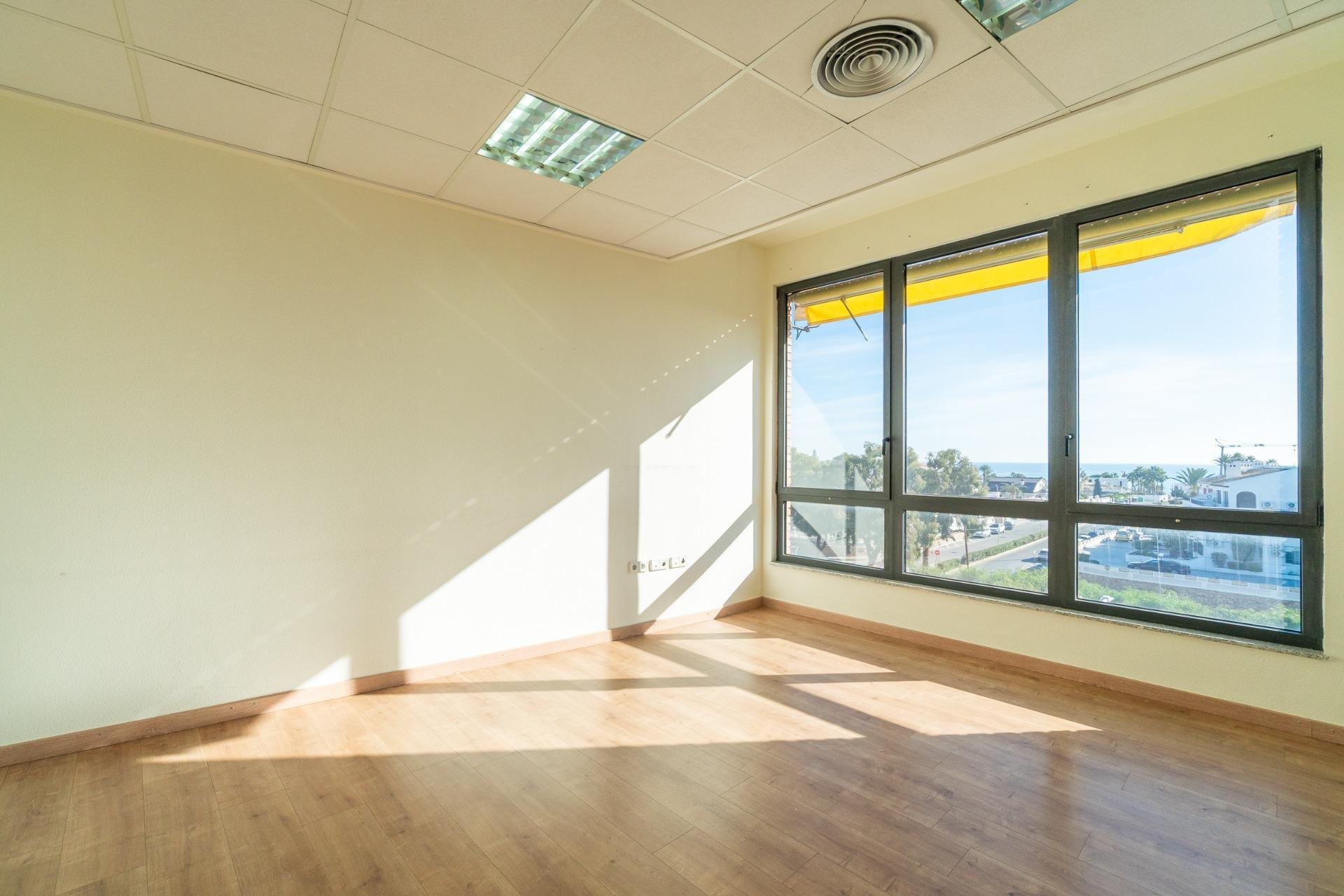 Long Term Rental - Commercial -
Orihuela Costa - Playa Flamenca