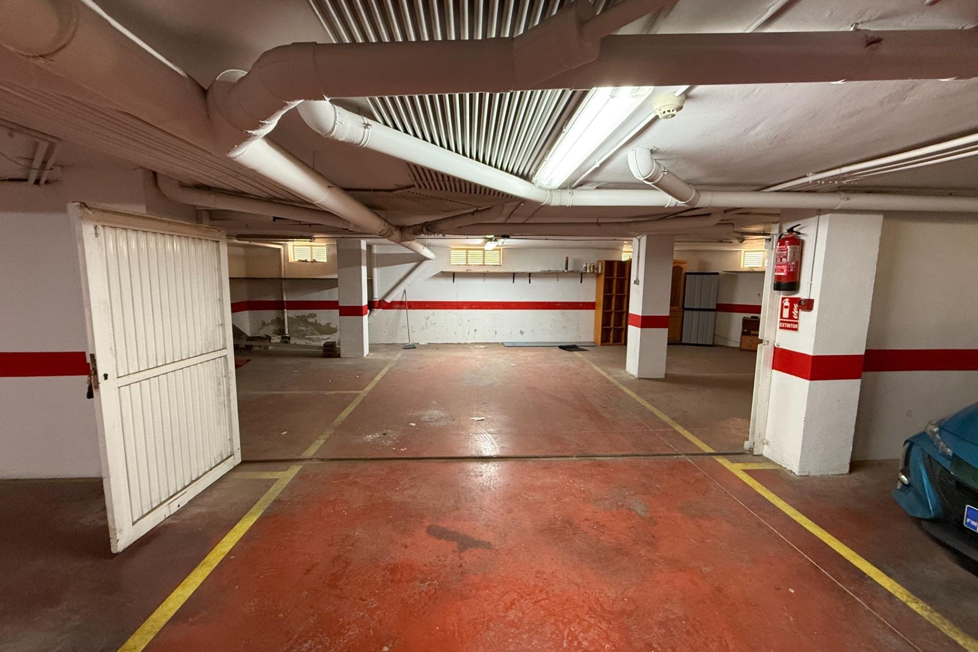 Long Term Rental - Garage -
Torrevieja - Centro