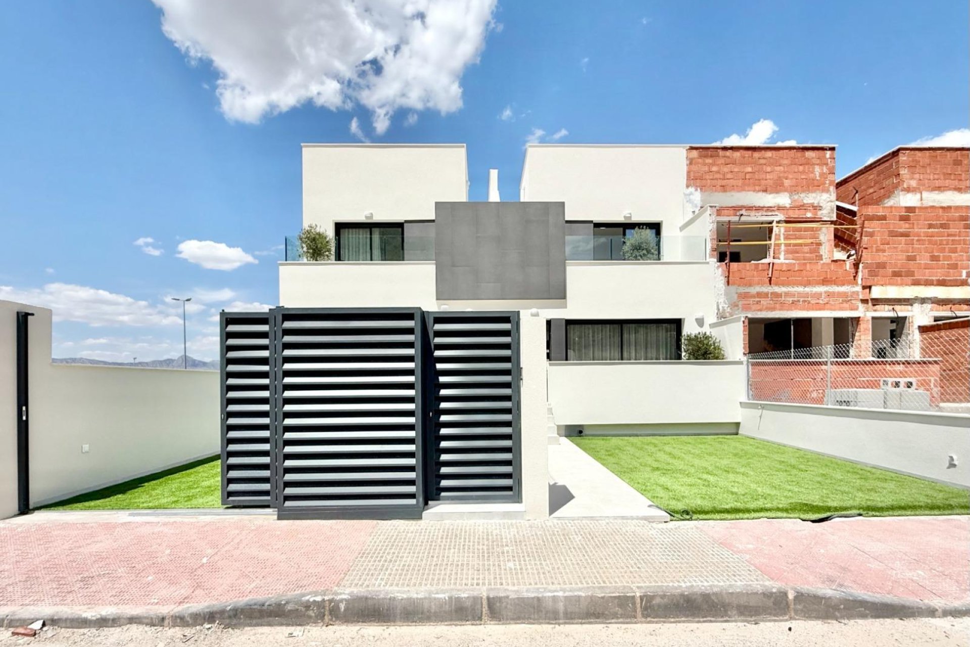 Obra nueva - Adosado -
Cox - San Fernando
