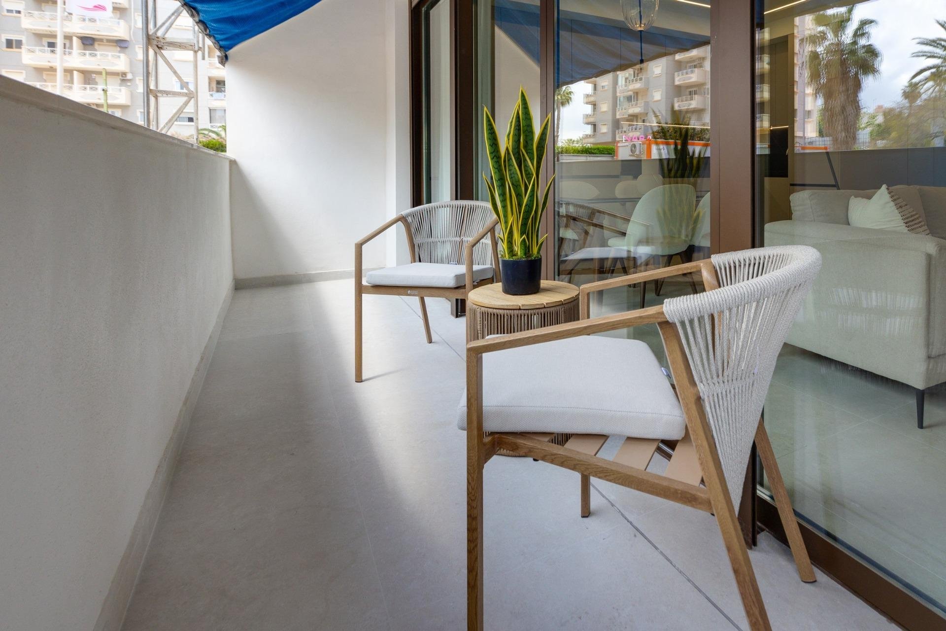 Obra nueva - Apartamento / piso -
Guardamar del Segura - Avda del Puerto