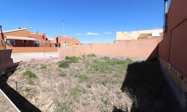 Parcela / Terreno - Reventa -
            Daya Nueva - 99RV-76878