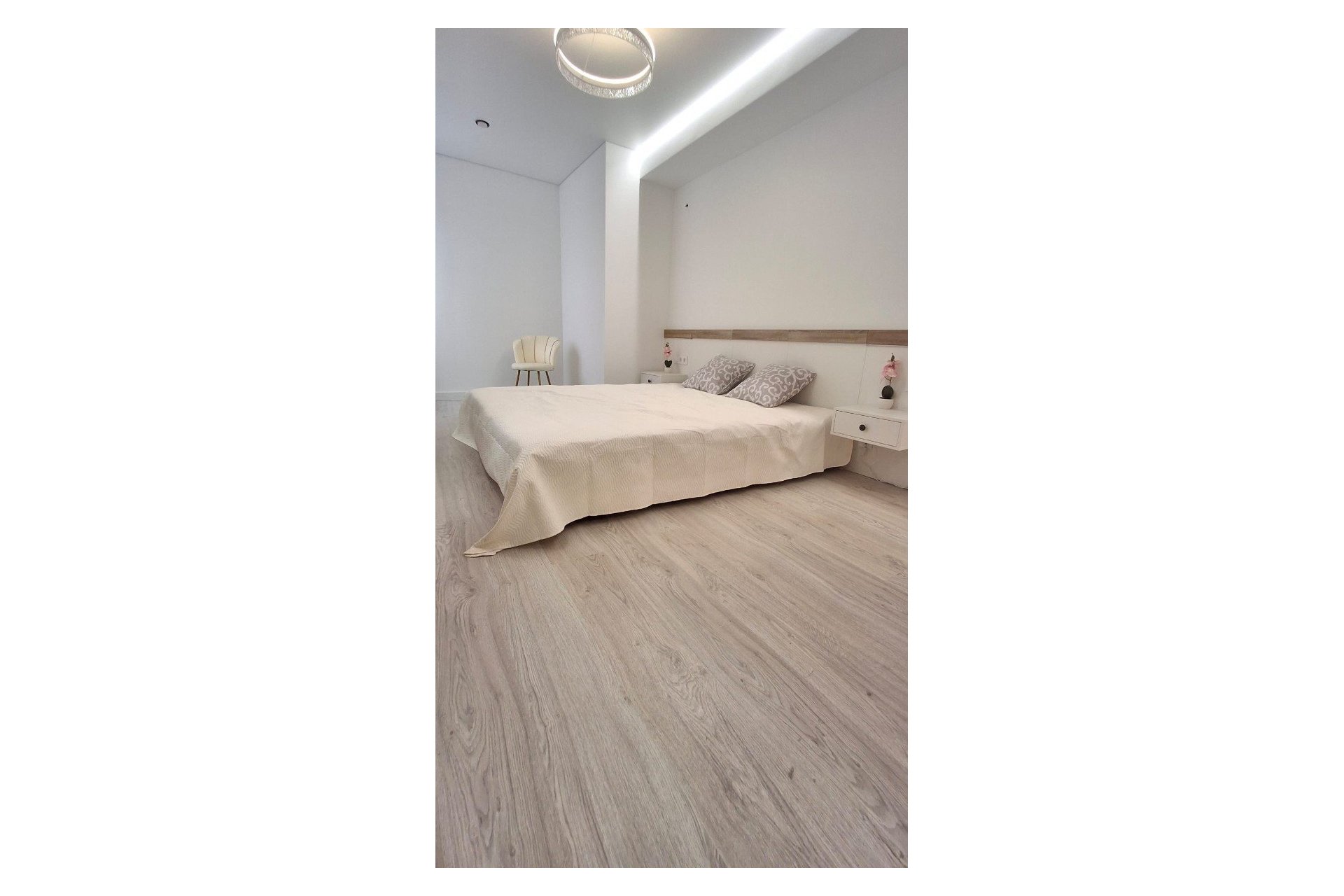 Resale - Apartament / Duplex -
Torrevieja - Playa Acequion