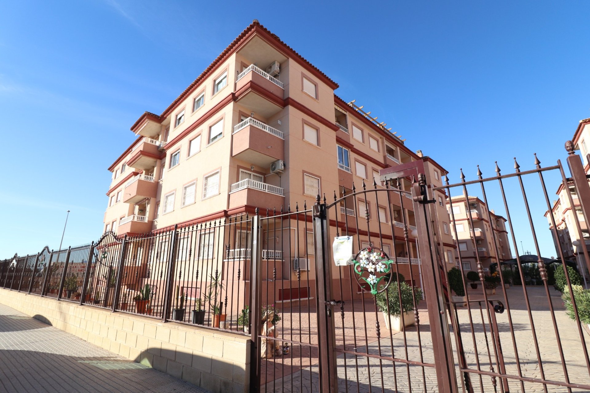 Resale - Apartment / flat -
Algorfa - Algorfa - Village