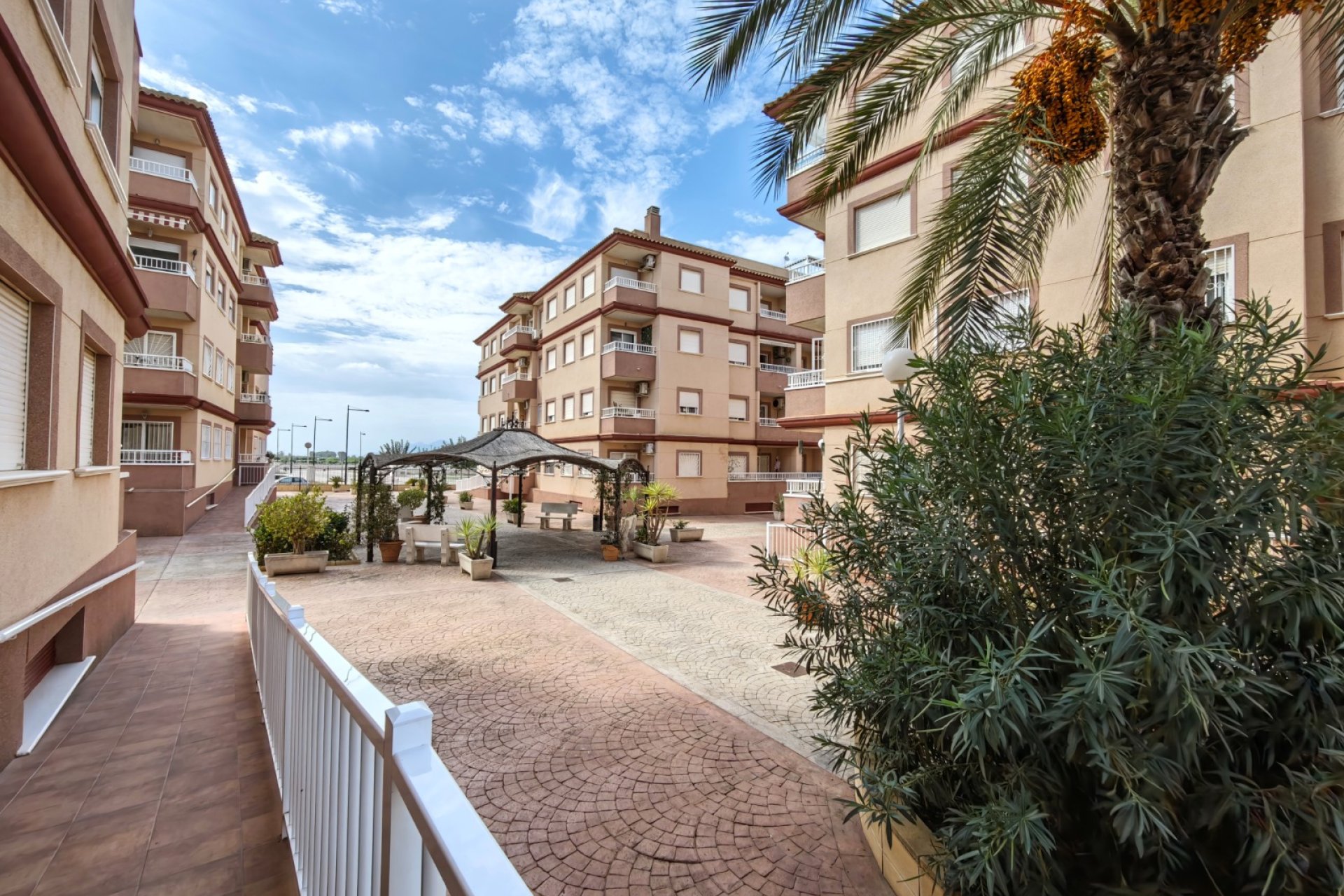 Resale - Apartment / flat -
Algorfa - Algorfa - Village