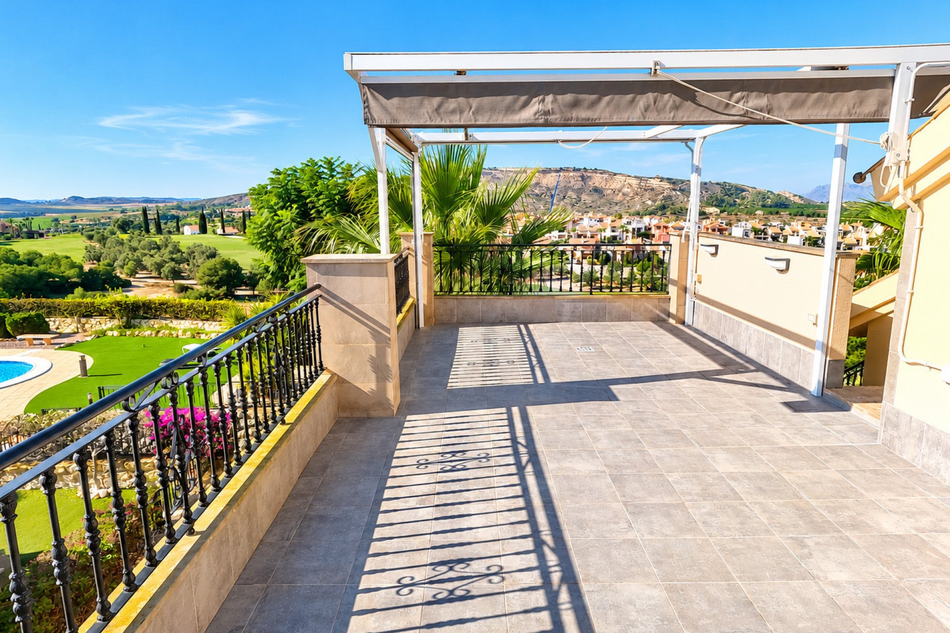 Resale - Apartment / flat -
Algorfa - La Finca Golf Resort