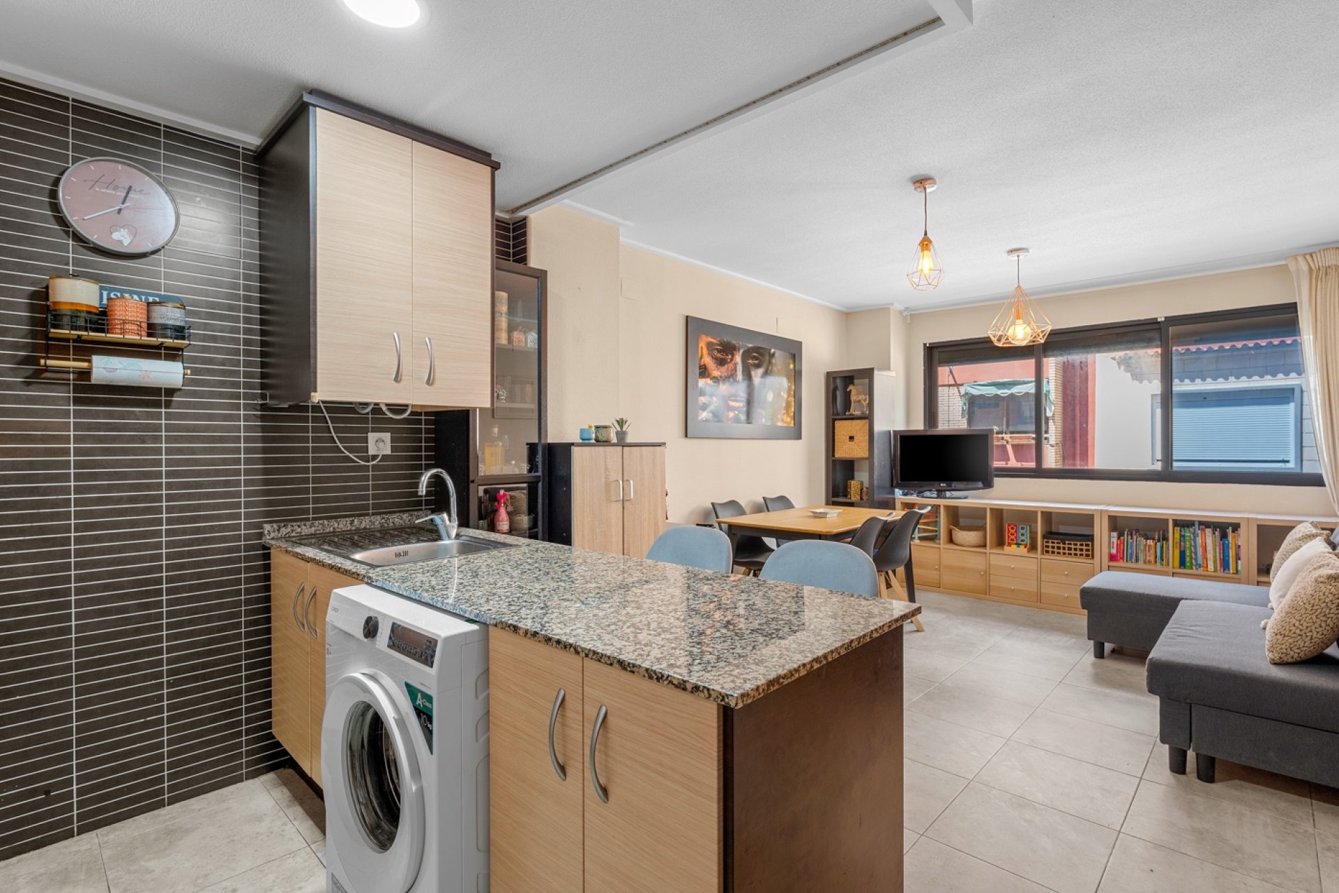 Resale - Apartment / flat -
Alicante - Alicante - City